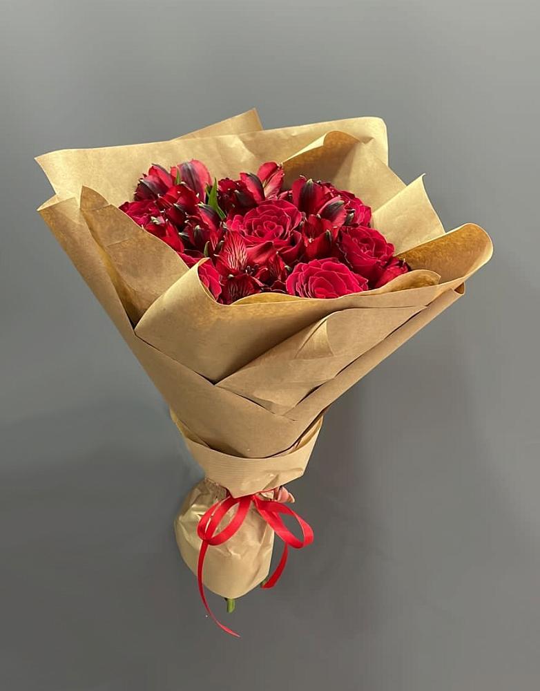 Букет цветов из: Альстромерии и Розы в Бужаниново