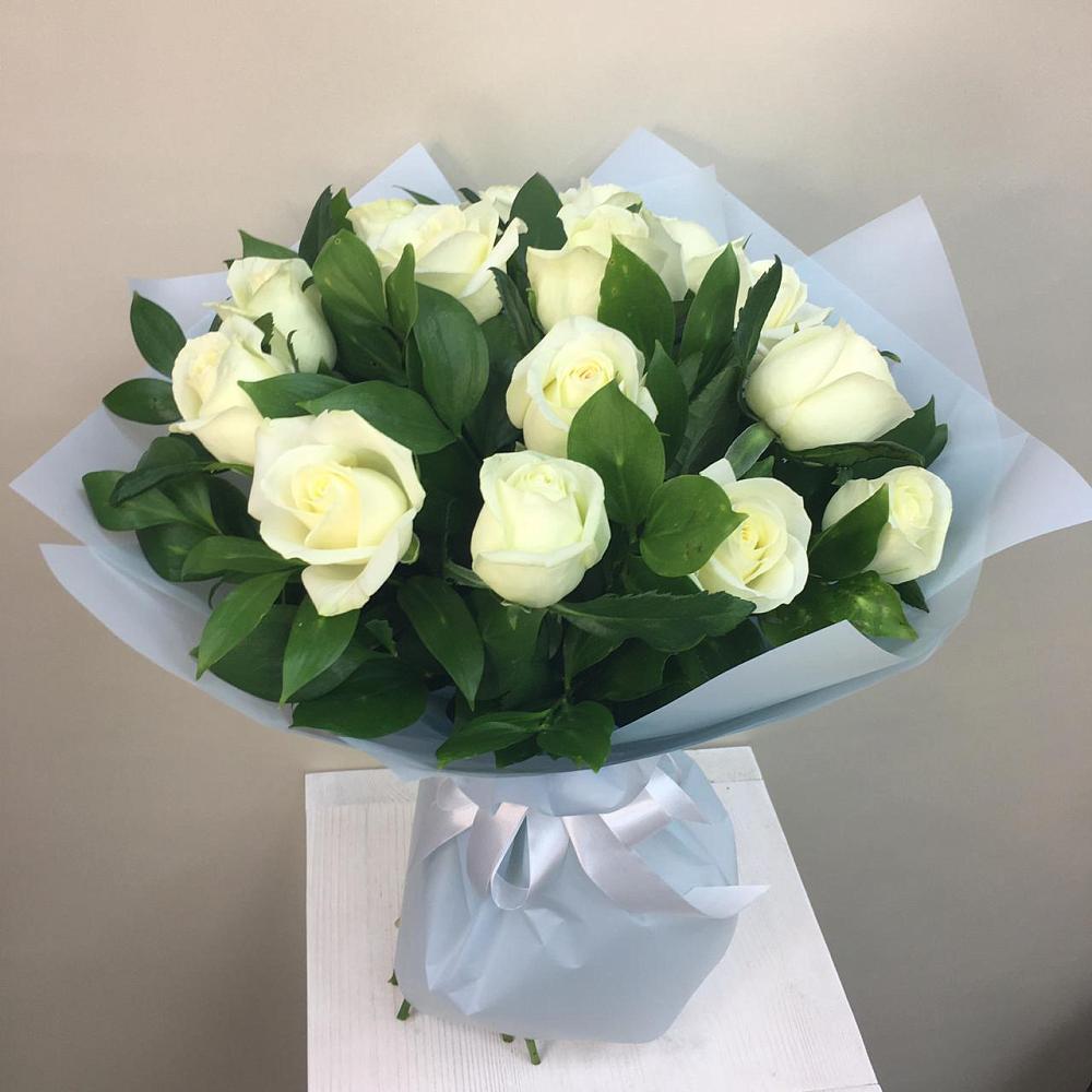 Букет 15 Белых роз Проуд в Бужаниново