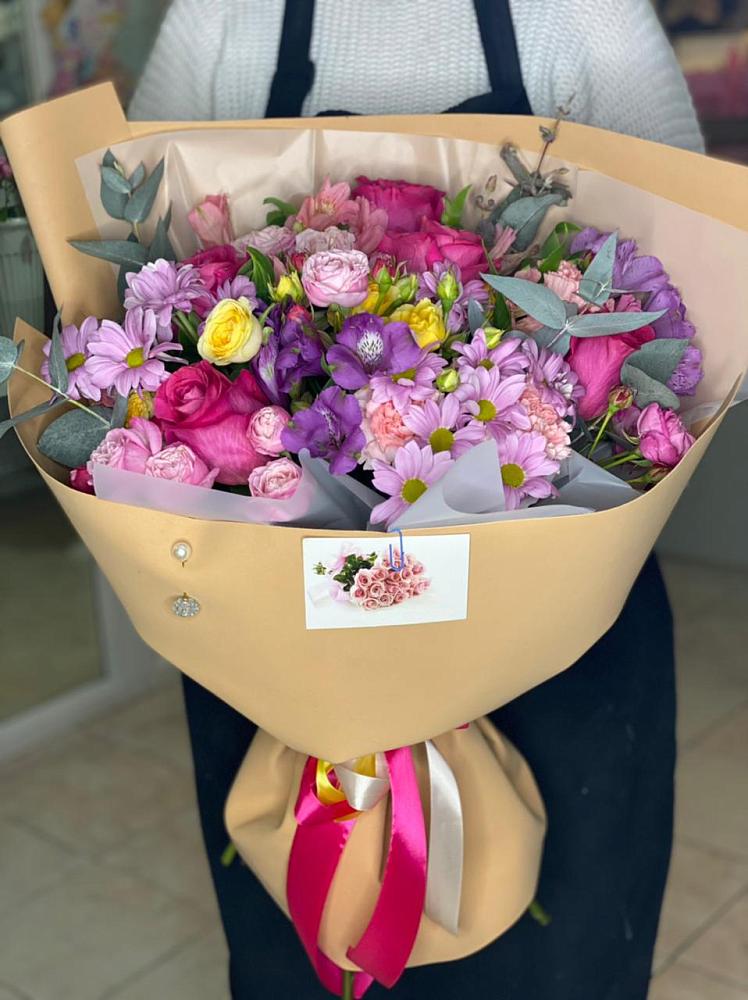 Букет цветов из: Хризантемы, Гвоздики и Альстромерии в Бужаниново