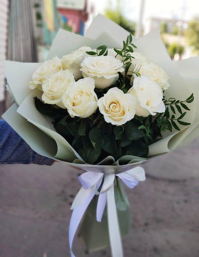 Букет Белые розы Проуд в Бужаниново
