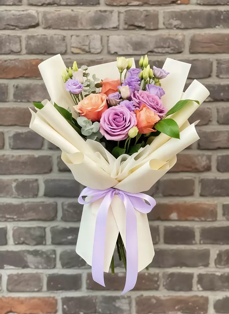 Букет цветов из: Лизиантусы и Розы в Бужаниново