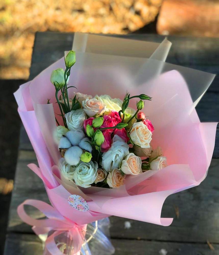 Букет цветов из: Розы и Лизиантусы в Бужаниново