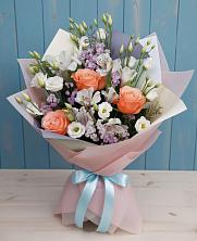 Букет цветов из:  Лизиантусы, Розы, Альстромерии и Гипсофила в Бужаниново