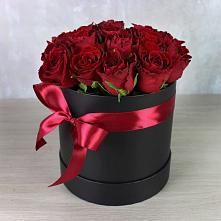 Цветочная композиция из Розы в шляпной коробке в Бужаниново
